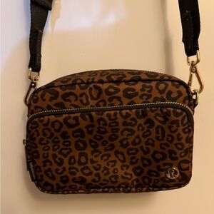 lululemon Everywhere Crossbody Bag 2L Leopard Print Crossbody Bag